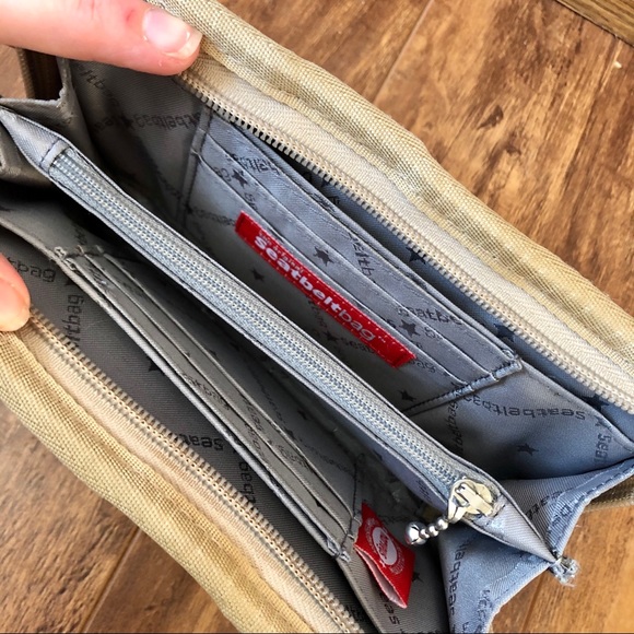 Harvey’s seatbelt wallet - Picture 3 of 4